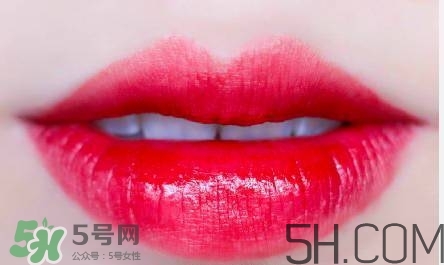 蘭蔻和雅詩(shī)蘭黛口紅哪個(gè)好？雅詩(shī)蘭黛和蘭蔻口紅對(duì)比