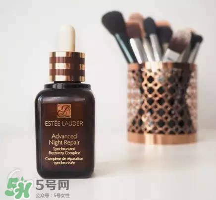 蘭蔻大眼精華和雅詩蘭黛小棕瓶哪個好？蘭蔻大眼精華和小棕瓶對比