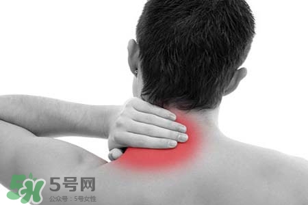 脖子疼和枕頭有關(guān)系嗎？脖子痛是因?yàn)檎眍^的高度嗎？