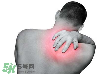 脖子疼和枕頭有關(guān)系嗎？脖子痛是因?yàn)檎眍^的高度嗎？