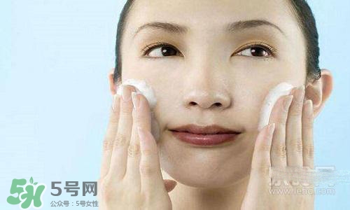 毛孔堵塞用什么洗面奶？毛孔堵塞用洗面奶注意事項