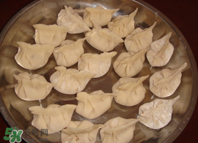 薺菜素餃子怎么做？薺菜素餡餃子怎么做好吃？