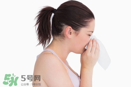 打噴嚏有異味是怎么回事？打噴嚏有臭味怎么辦？