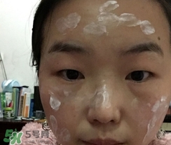 極密水光素顏霜怎么用？極密素顏霜使用方法