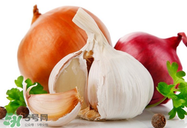 大蒜爛了一點還能吃嗎？大蒜爛根是怎么回事？