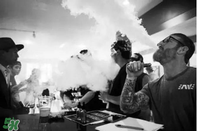 電子煙和真煙哪個(gè)危害大？電子煙和香煙哪個(gè)危害大？