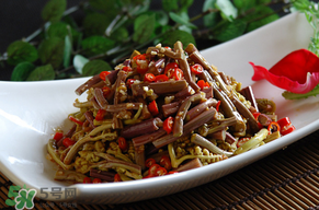 蕨菜苦能吃嗎？蕨菜苦的吃了會(huì)中毒嗎？
