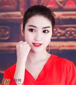 蘭蔻菁純唇膏195多少錢？蘭蔻絲絨唇膏195專柜價格