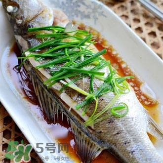 清蒸魚(yú)的做法 清蒸魚(yú)怎么做