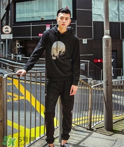 男士衛(wèi)衣配什么褲子？男士衛(wèi)衣搭配什么褲子好看？
