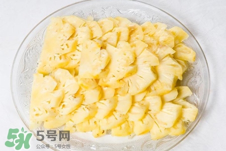 吃菠蘿可以喝茶嗎？吃完菠蘿后能喝茶嗎？