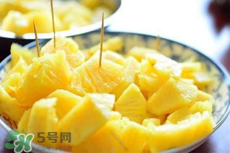 吃菠蘿可以喝茶嗎？吃完菠蘿后能喝茶嗎？