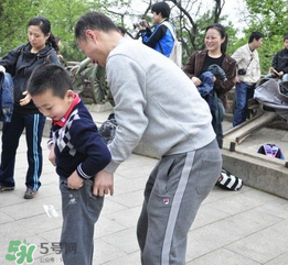 清明節(jié)穿什么衣服？清明節(jié)是適合穿什么衣服？