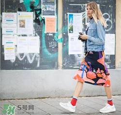 春天牛仔外套怎么搭配？春天牛仔外套怎么搭配好看？
