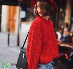 紅色衣服配什么顏色褲子？紅色衣服配什么褲子好看？