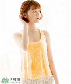熒光色衣服怎么搭配？熒光色衣服怎么搭配好看？