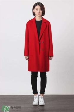 紅色衣服配什么顏色鞋子？紅色衣服配什么鞋子好看？