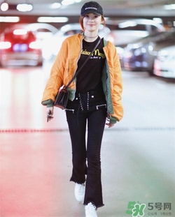 橙色衣服搭配什么顏色褲子？橙色衣服配什么褲子好看？