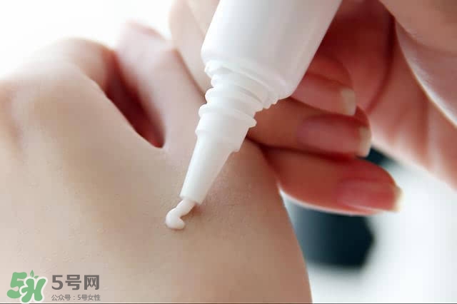 植村秀眼線筆怎么轉(zhuǎn)？植村秀如膠似漆眼線筆轉(zhuǎn)不出來