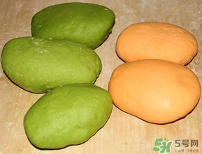 菠菜汁和面怎樣做更綠？怎么樣菠菜汁和面更綠？