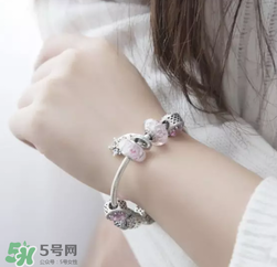 潘多拉2017新品桃花系列在哪里買？pandora桃花系列國內(nèi)有賣嗎？