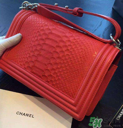 香奈兒蟒蛇皮包包怎么保養(yǎng)？chanel蟒蛇皮包包怎么清洗？