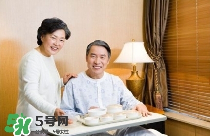 血管性頭痛可以根治嗎？血管性頭痛和神經(jīng)性頭痛的區(qū)別