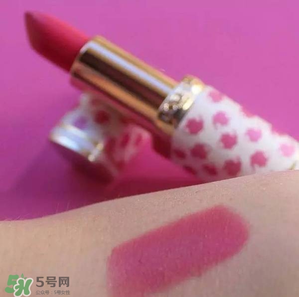 艾瑪口紅什么牌子？艾瑪沃特森口紅色號試色