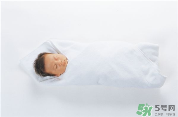 夏季新生兒如何護理 新生兒夏季護理