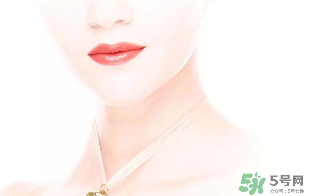 紅底鞋口紅是什么牌子？紅底鞋口紅試色