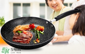 麥飯石鍋和鐵鍋哪個(gè)好？麥飯石鍋和鐵鍋對(duì)比