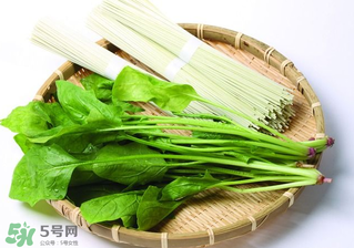 菠菜要焯水嗎？菠菜為什么要焯水？