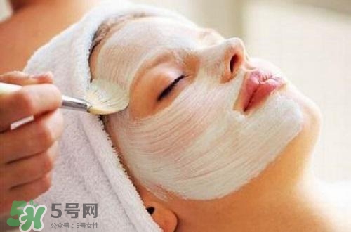 面粉做面膜會(huì)堵塞毛孔嗎？面粉怎么做面膜不會(huì)堵塞毛孔