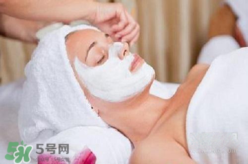 面粉做面膜會(huì)堵塞毛孔嗎？面粉怎么做面膜不會(huì)堵塞毛孔