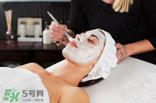 面粉做面膜會(huì)堵塞毛孔嗎？面粉怎么做面膜不會(huì)堵塞毛孔