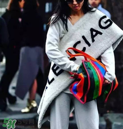 巴黎世家編織袋很貴嗎？balenciaga春運(yùn)包為什么這么貴？