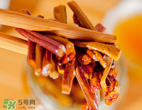 吃蕨菜會過敏嗎？皮膚過敏能吃蕨菜嗎？