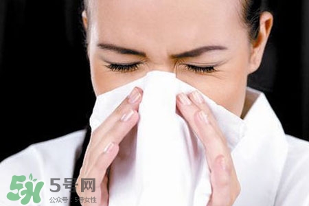 過(guò)敏性鼻炎能抽煙嗎？抽煙會(huì)使過(guò)敏性鼻炎加重嗎？