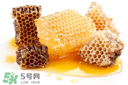 過敏性鼻炎可以吃蜂蜜嗎？過敏性鼻炎能不能吃蜂蜜？