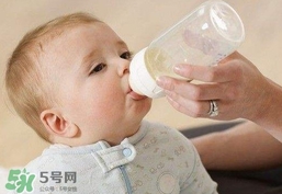 剛出生嬰兒面黃怎么辦？寶寶的臉黃怎么辦