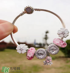 潘多拉桃花系列手鏈怎么看真假？pandora新品桃花手鏈真假辨別