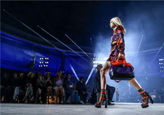 versace2017新品好看嗎？范思哲2017新款怎么樣？
