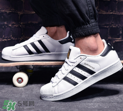 adidas貝殼頭正品多少錢？阿迪達(dá)斯貝殼頭鞋專柜價(jià)格