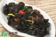 尿酸高可以吃黑木耳嗎？ 尿酸高的能吃木耳嗎？	