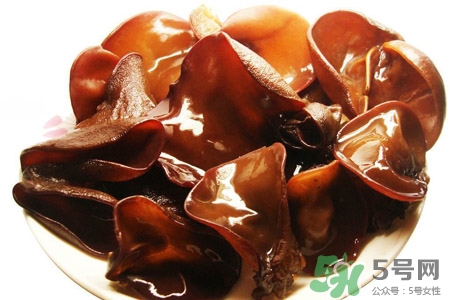 泡黑木耳用什么水泡？泡木耳用熱水還是涼水？
