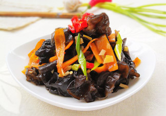 黑木耳是菌類(lèi)的嗎？黑木耳屬于菌類(lèi)嗎？
