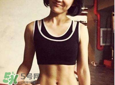 女生馬甲線怎么練？馬甲線多久能練出來