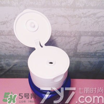 雪肌精洗顏粉和洗顏乳哪個(gè)好？雪肌精洗顏粉和洗顏乳區(qū)別