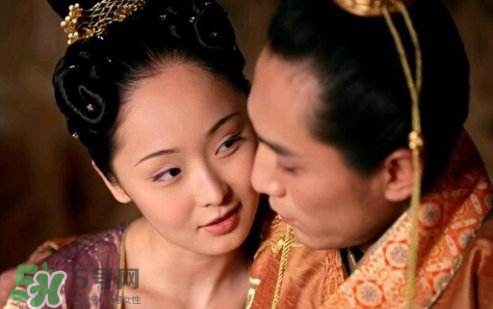 皇帝們的第一次給了誰(shuí)？