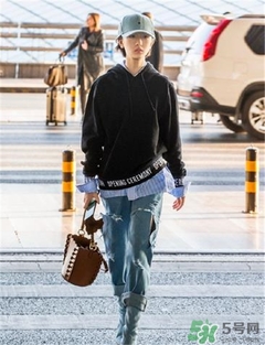 miumiu水桶包怎么搭配？miumiu水桶包怎么搭配好看？